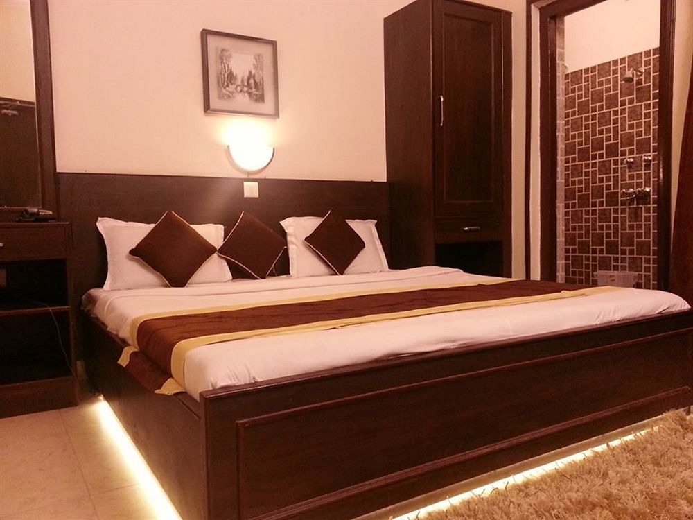 Hotel Varuna Варанаси Экстерьер фото