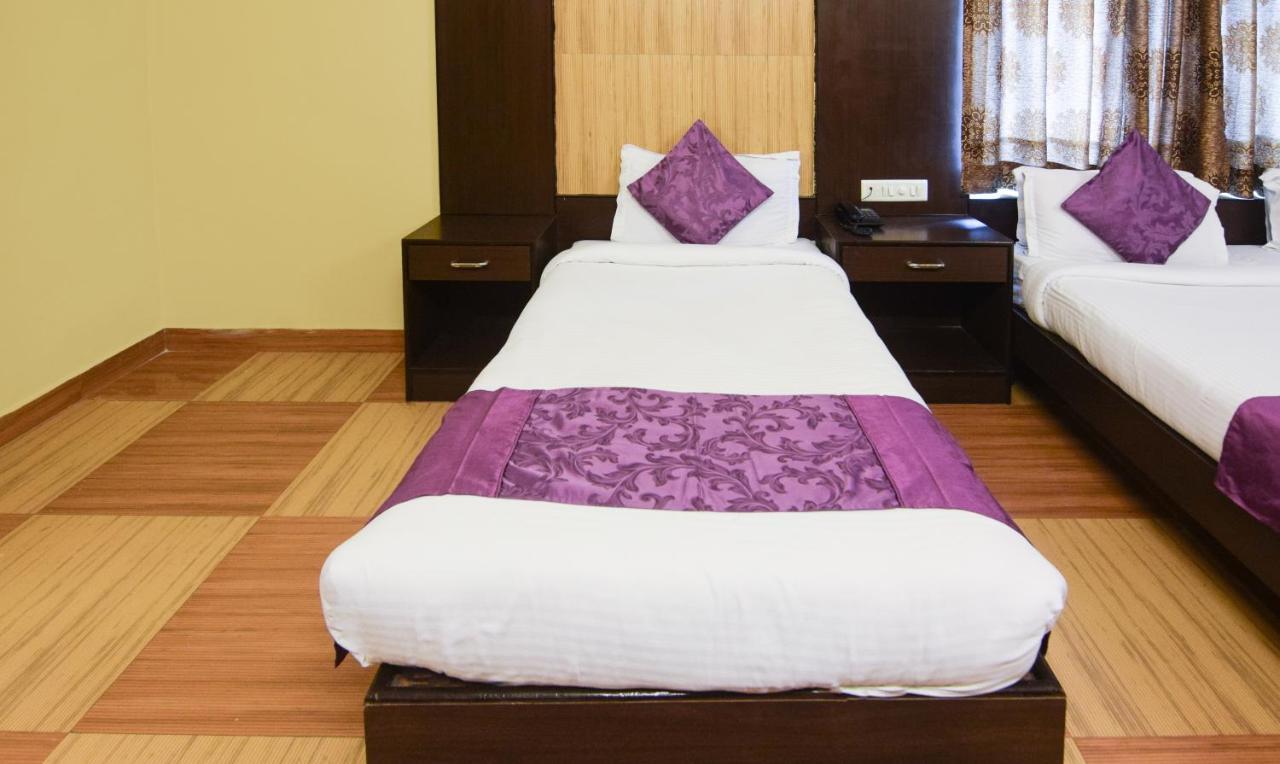Hotel Varuna Варанаси Экстерьер фото