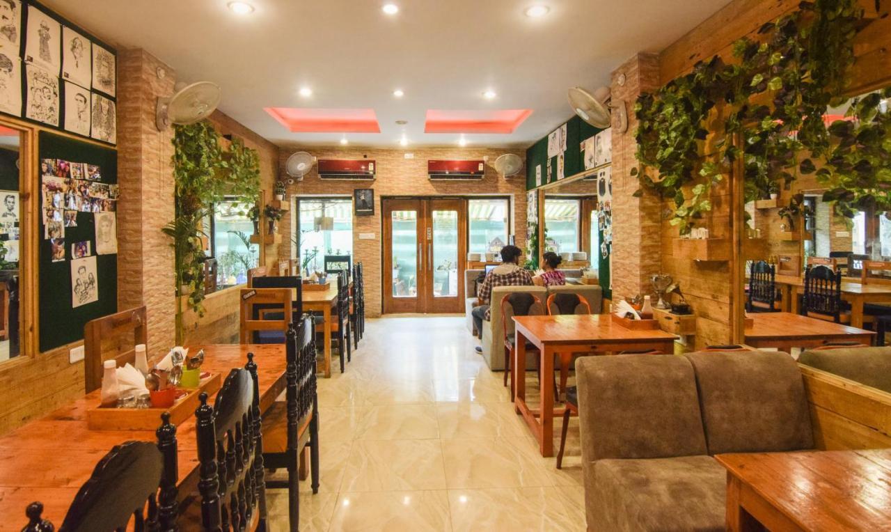 Hotel Varuna Варанаси Экстерьер фото