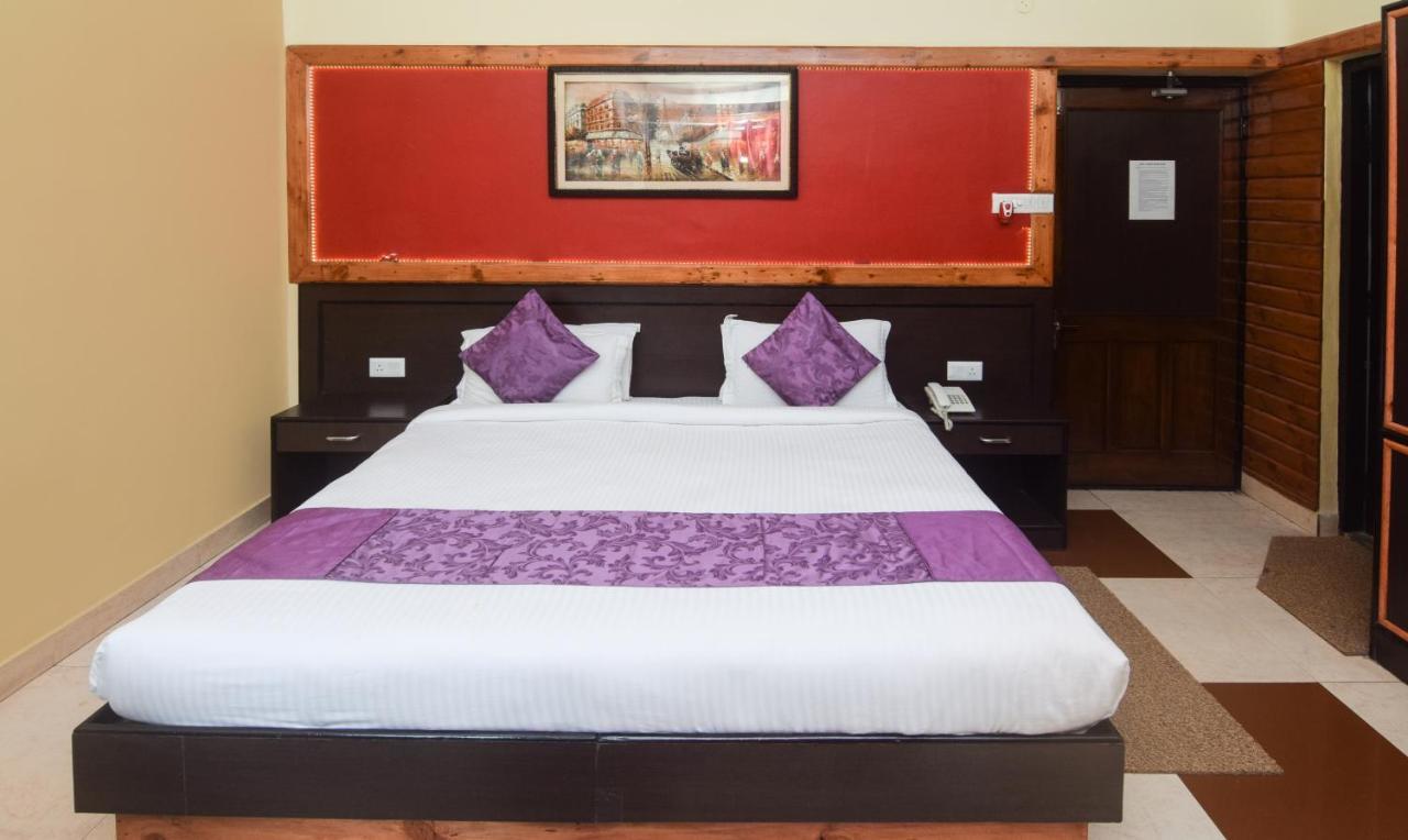 Hotel Varuna Варанаси Экстерьер фото