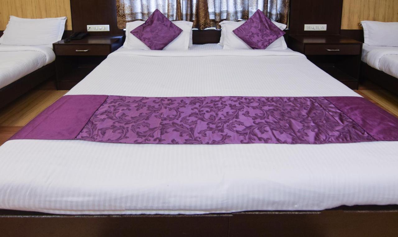 Hotel Varuna Варанаси Экстерьер фото